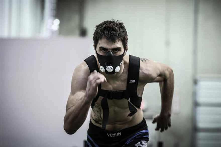 Patrick McKeown Of “The Oxygen Advantage” Gives Training Mask Thumbs Up